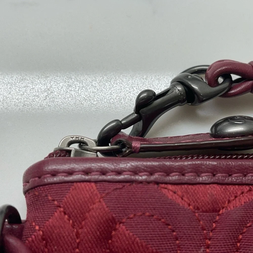 Coach Signature Quilted Cranberry Wristlet Wallet Coin Purse Zip Closure